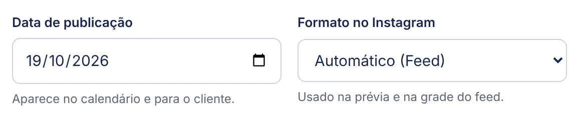 Data de publicação e formato, no painel da peça.