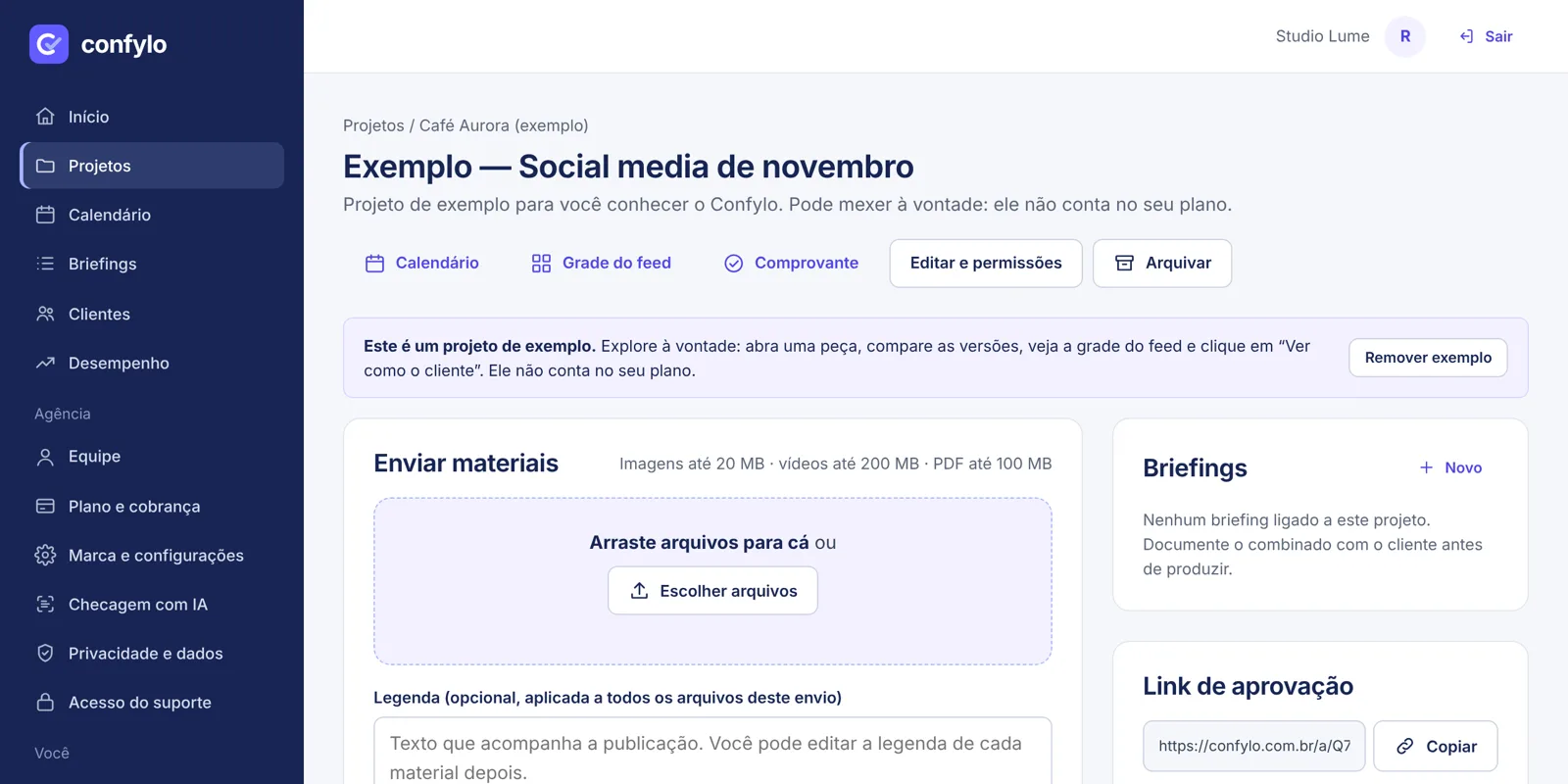 Projeto de exemplo, com o aviso no topo.